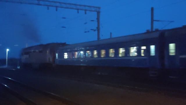 Теловоз ТЭП70БС-095 с поездом 694 Минск - Гомель близ станции Жлобин-Пассажирский.