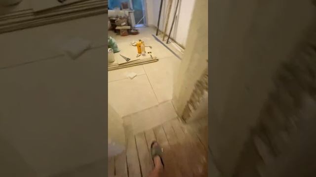 Как убрать скрипы деревянного пола смотреть онлайн