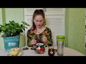 Иван-чай с сосновыми шишками и медом