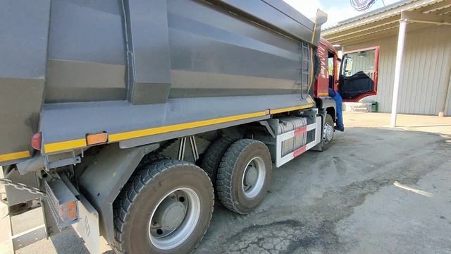 Sitrak  Ситрак C7H самосвал 6x4 HYVA MAN