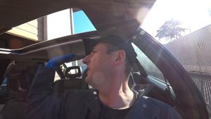 Audi v8 Как снять потолок ? И каким материалом его перетянуть ?