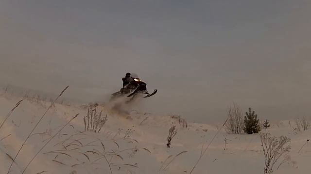 Снегоходы и девочки смотреть онлайн