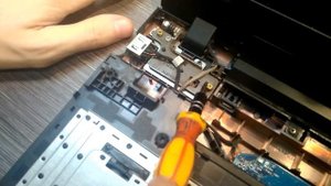 Ремонт петель ноутбука Lenovo IdeaPad 300