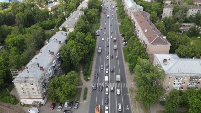 Выделенная полоса на проспекте Ленина между станциями метро «Автозаводская» и «Пролетарская» (1/3) смотреть онлайн