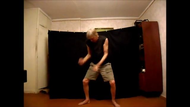 мим О. Попов--этюд-Змея, сбрасывающая старую кожу