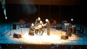 Barcelona guitar trio plays  Billie Jean