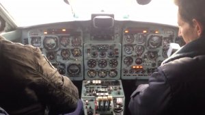 Запуск двигателей Як-40 RA-87500