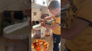 Готовим сок через соковыжималку Яблоко+Морковь