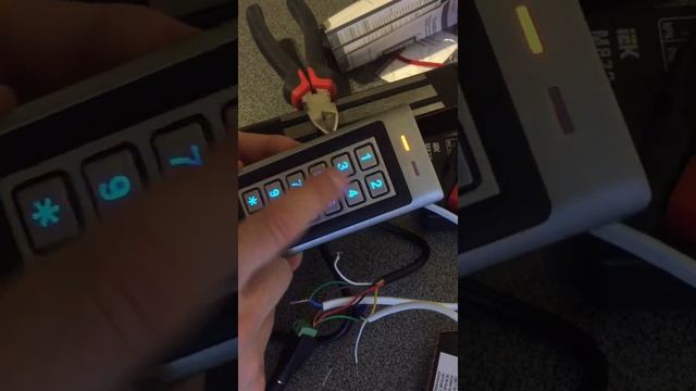 Как установить общий код открывания для Tantos TS-KBD-EM2 Metal + прописать ключи смотреть онлайн