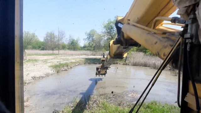 Очищаем озеро от ила смотреть онлайн