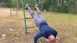 Тренировка груди на улице от Дениса Семенихина