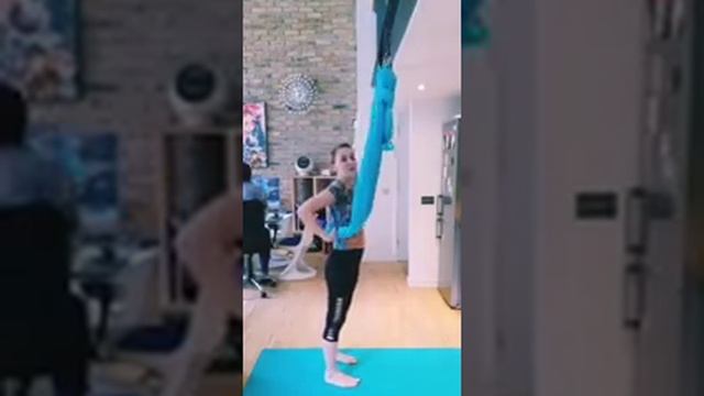 Динамические вариации и асаны на позу стула или вис под лопатки. смотреть онлайн