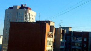 А чем занимаются Ваши дети на улице? Дети на крыше.