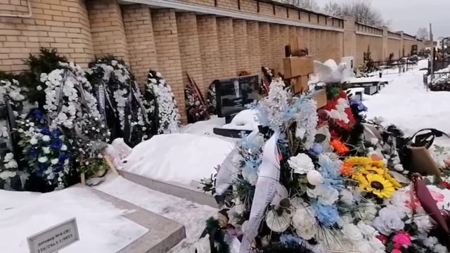 Могила Юрия Шатунова сегодня с Троекуровского кладбища Москвы