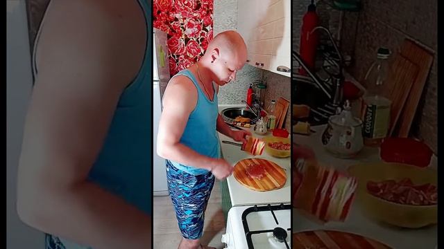 шашлык жарим отбивную .
