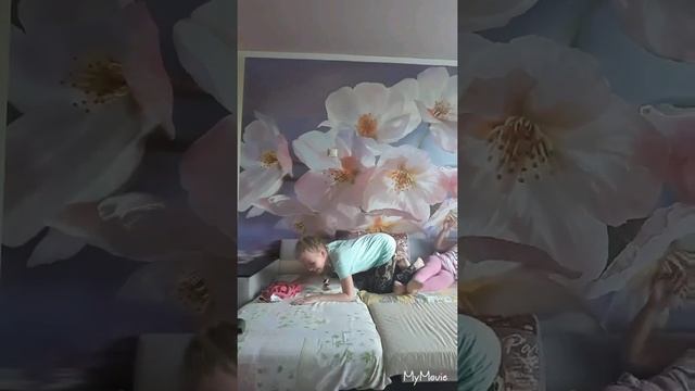 Йога челледж с сестрой.