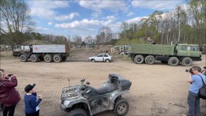 Tatra-813 против vs. VW Polo & Honda Civic Car + Tatra 815 8x8 Tug of War