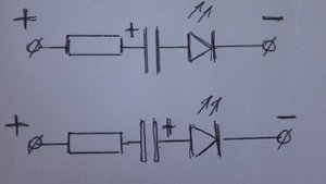 ФЕНОМЕНАЛЬНО ? Конденсатор проводит ПОСТОЯННЫЙ ТОК ! Как такое возможно ?