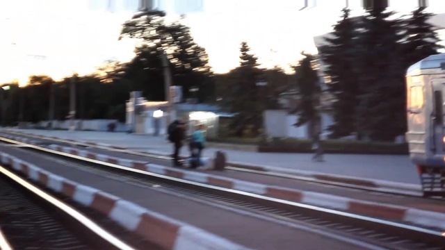 ЭР9М-4008 (головной вагон) на ст. Хмельницкий смотреть онлайн