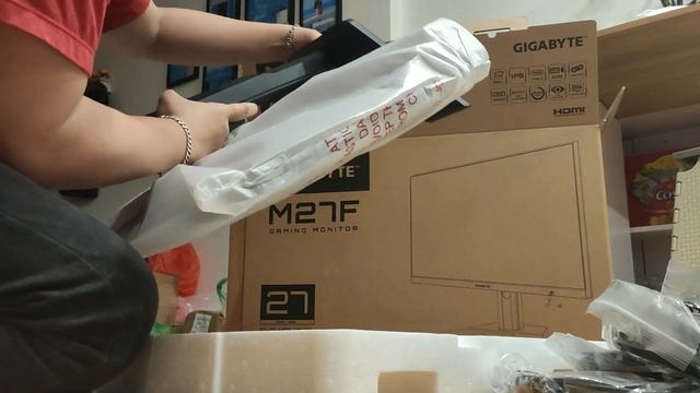 Unboxing GIGABYTE M27F-EK IPS Full HD 144Hz gaming monitor & Quick review смотреть онлайн