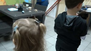 Кошечка Мурка и Катя едут в Котокафе на кошачью вечеринку Много кошек и котята и