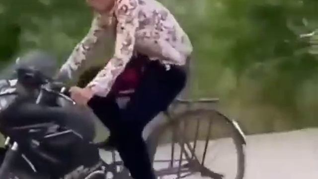 Фантазер ты меня называла прикол полу мотоцикл полу велик --- Bogdan Saenko--- смотреть онлайн