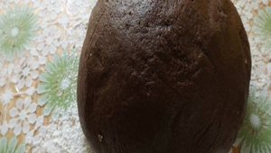 Шоколадный торт с бананом и киви