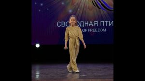 "Солнце в руках" (А. Петряшева, В. Томин) - Юлия Абрамова