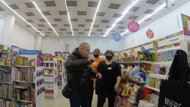 Остановись! Без QR-кода нельзя! Торгашка подкинулась на камеру. смотреть онлайн