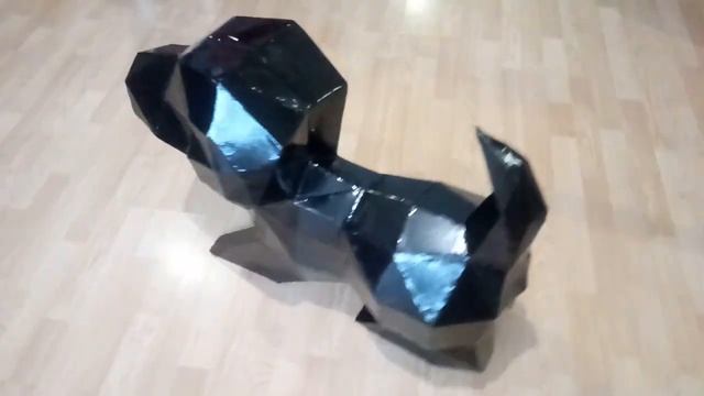 Полигональная фигура металл. Собака