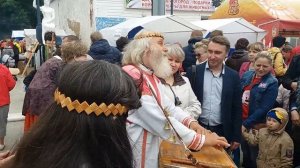 Гусляр Любослав в Одоеве на фестивале Филимоновской игрушки