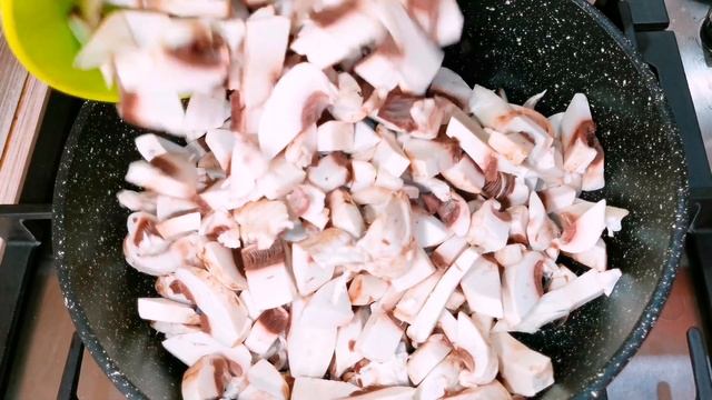 Картошка с грибами по - Корейски . КАМДИЧА. Обалденно Вкусный САЛАТ из самых Простых продуктов!