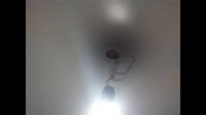 Белый сатиновый потолок в ванной комнате