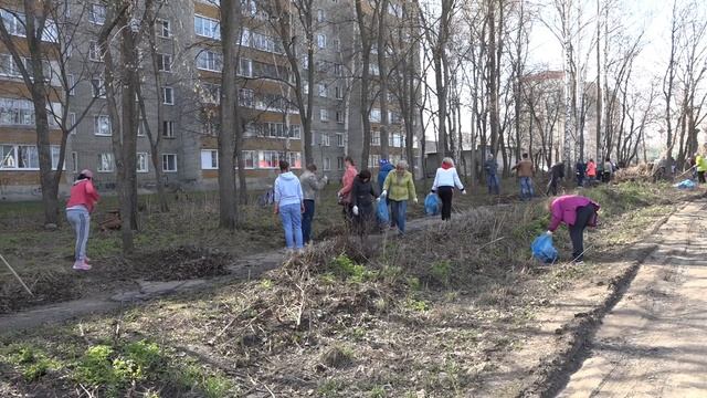 В Кузнецке прошел общегородской субботник. Апрель 2021 год. смотреть онлайн