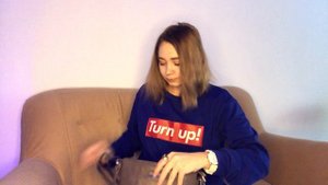 что в сумке у подростка ??