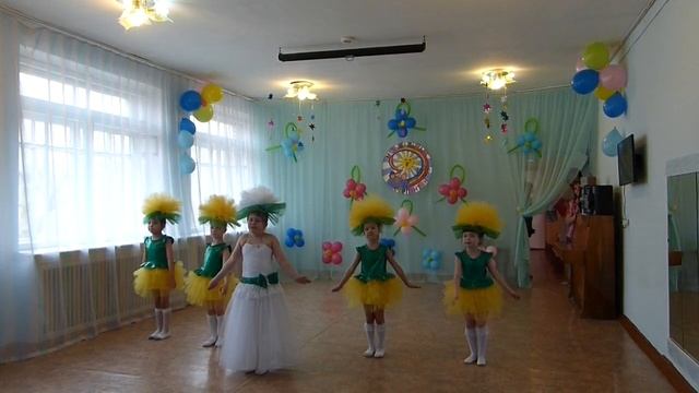 Песня _Одуванчик_ поет Соня Петровская.mp4 смотреть онлайн