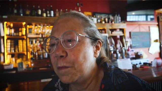 Sneakers Bar and Pub in Spring Valley, Pierce County Wisconsin смотреть онлайн