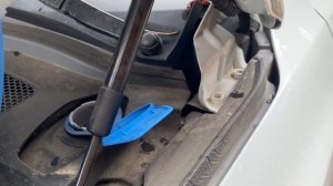 How to repair your Audi Q5 2.0T: Windshield washer fluid refill