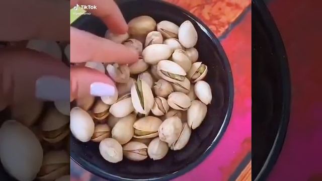 Лайфхак: как быстро и просто чистить фисташки