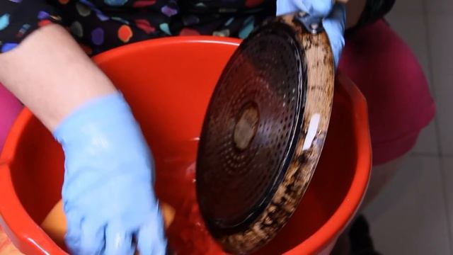 КАК очистить сковороду от нагара - ЛУЧШИЙ СПОСОБ В ИНТЕРНЕТЕ смотреть онлайн