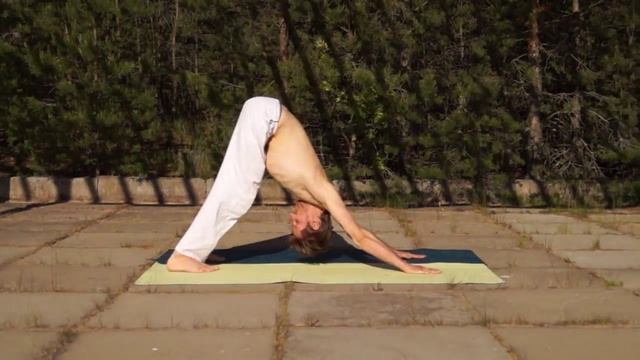 Видео зарисовка к семинару Путь Массажиста. Фрагменты упражнений.