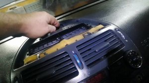 Mercedes-Benz W211 снятие замена блока климат-контроля.