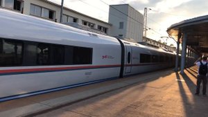 Сапсан на станции Тверь