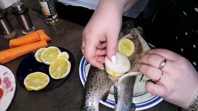 Форель с овощами... рыба в духовке!!!