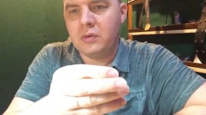 Куда девать медиатор пока играешь перебором на гитаре.