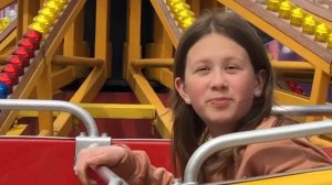 Парк Юность . Калининград . Катание на атракционах. Парк развлечений 2022