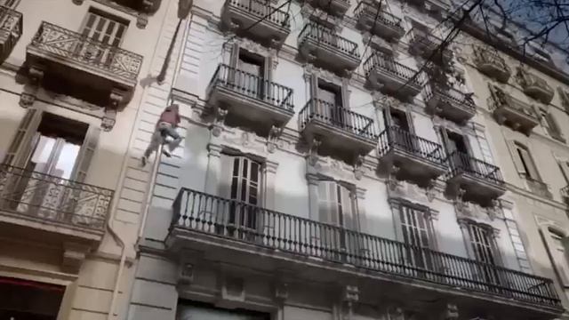 Не проходите мимо, помогайте пожилым людям! смотреть онлайн