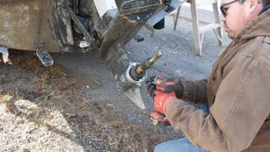 Volvo Penta DP 290 Prop Removal & Anode Replacement