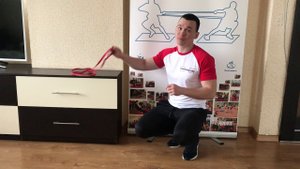 Отведение ноги с резиновой петлей 293