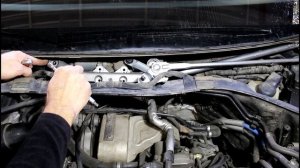 Замена трапеции стеклоочистителя на АУДИ Q7 2006 AUDI Q7 3,0 дизель